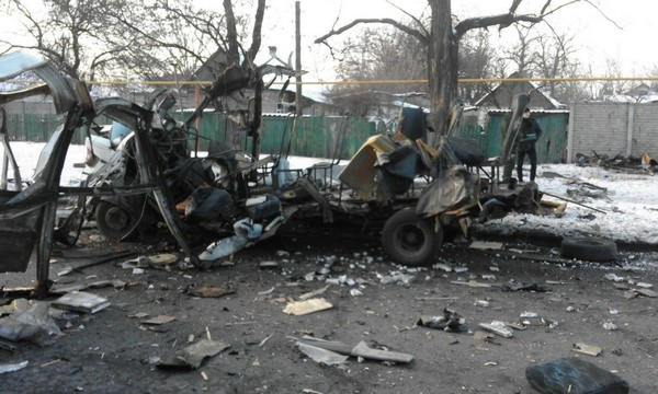 В результате взрыва в Донецке от микроавтобуса практически ничего не осталось