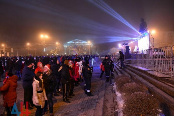 Празднование Нового года в оккупированном Донецке