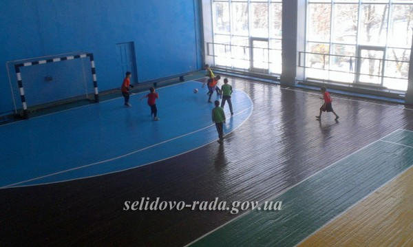 В Селидово прошел турнир по мини-футболу среди школьников