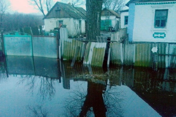 Покровские спасатели ликвидируют последствия потопа