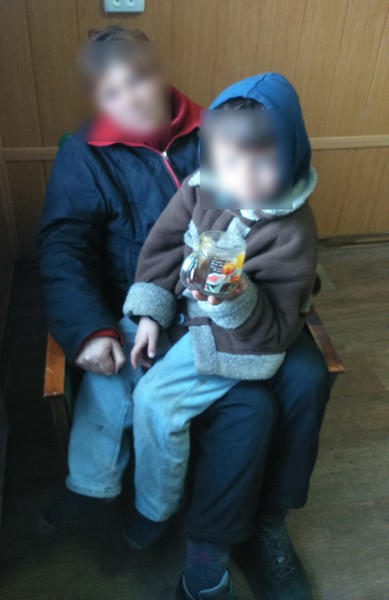 В Мирнограде переселенка с ребенком в 15-градусный мороз вынуждены были ночевать в теплотрассе