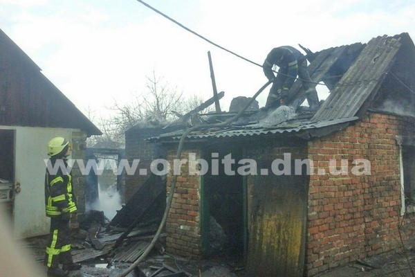 Пожар в Мирнограде тушили 14 спасателей