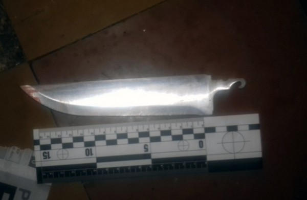 В Новогродовке пьяный мужчина начал резать своих гостей ножом: один мужчина скончался на месте