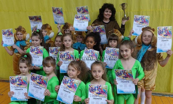 Танцевальные коллективы из Селидово феерично выступили на Чемпионате Донецкой области