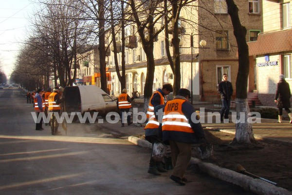 Почему улицы Покровска утопают в мусоре