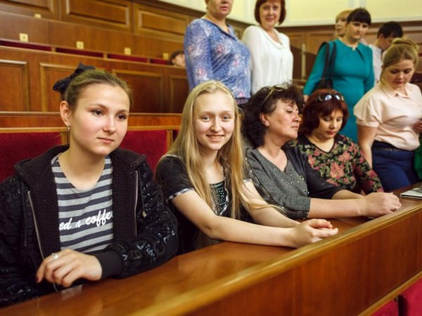 Школьники из Селидово, Новогродовки, Горняка и Цукурино заглянули в кулуары Верховной Рады