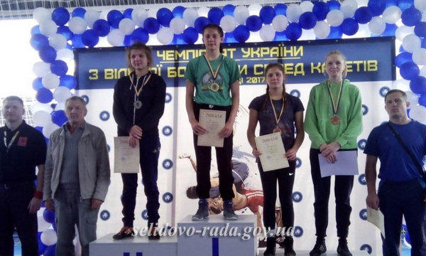 Спортсменка из Селидово завоевала «золото» на чемпионате Украины по вольной борьбе