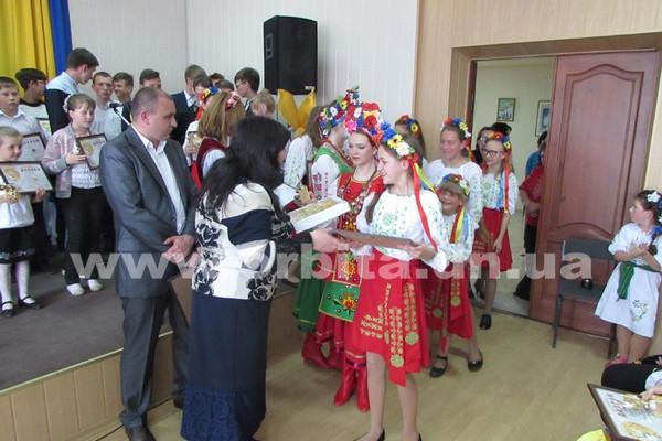 В Покровске прошел фольклорный фестиваль «Фольк-music»