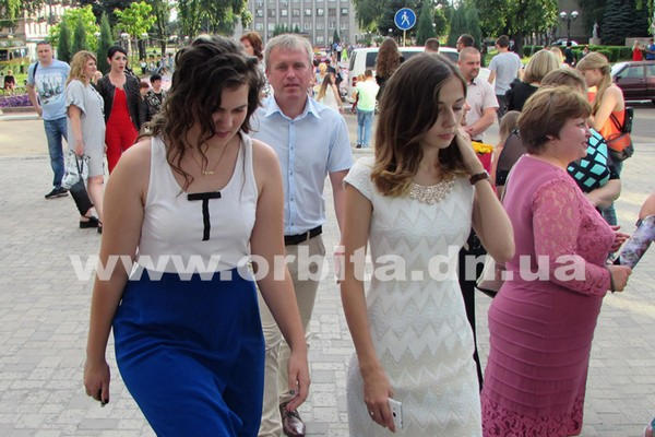 Общегородской выпускной в Покровске удался на славу