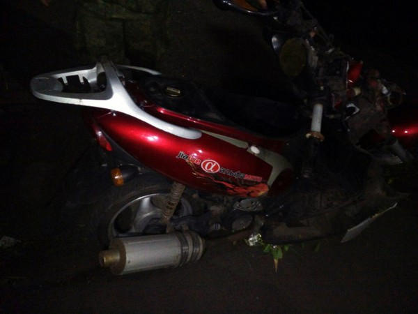 В Новогродовке 15-летний подросток на скутере врезался в дерево и без сознания попал в реанимацию
