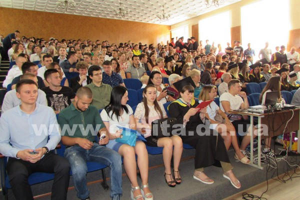 В Покровске выпускникам ДонНТУ торжественно вручили дипломы