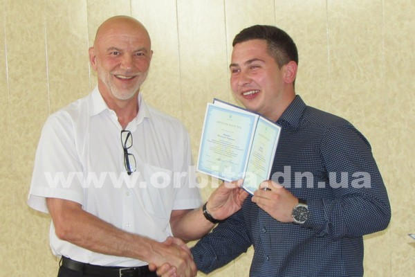 В Покровске выпускникам ДонНТУ торжественно вручили дипломы