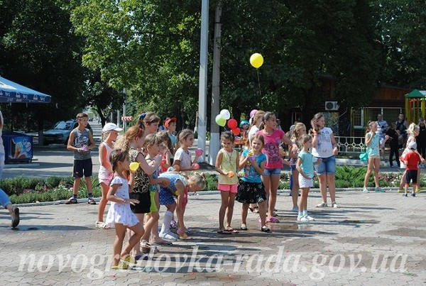 В Новогродовке феерично отпраздновали День города и День шахтера