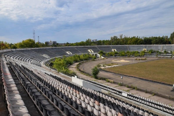 В Донецке на трибунах стадиона «Шахтер» растут деревья