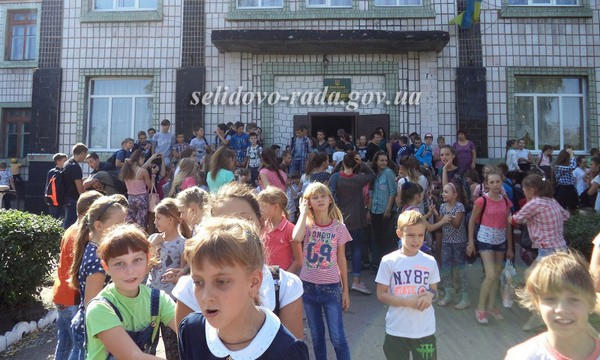 Селидовским школьникам устроили «веселые перемены»