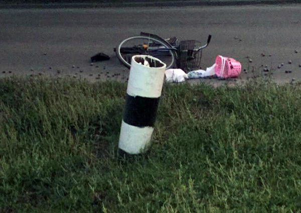 В Покровске пьяный водитель автомобиля сбил женщину-велосипедиста