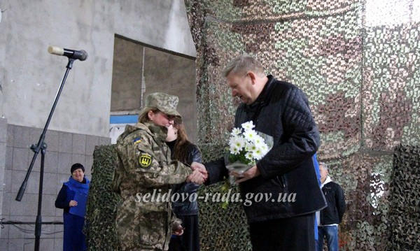 Творческие коллективы Селидово поздравили военных с Днем защитника Украины