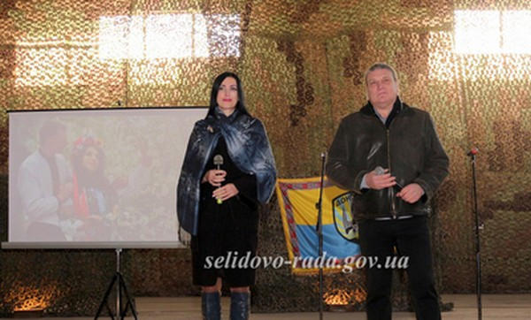 Селидовские исполнители подарили концерт военнослужащим