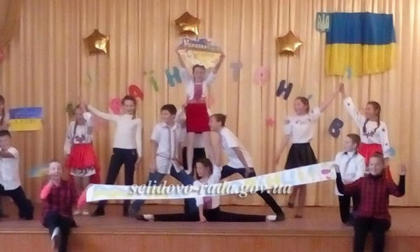 В Горняке прошел школьный фестиваль «Танцуют все»