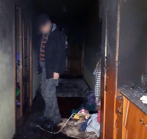 Во время пожара в Покровске пострадала семья с маленьким ребенком
