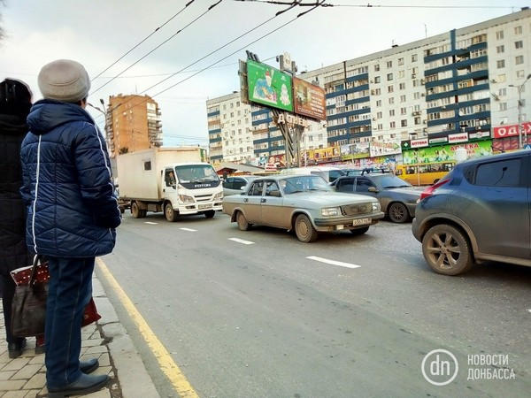 Как выглядят улицы Донецка накануне Нового года