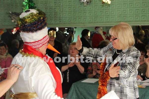 В Покровске бабушки устроили карнавал