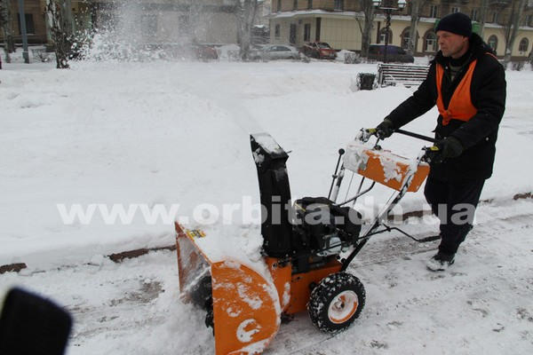 На улицах Покровска появились новые снегоуборочные машины