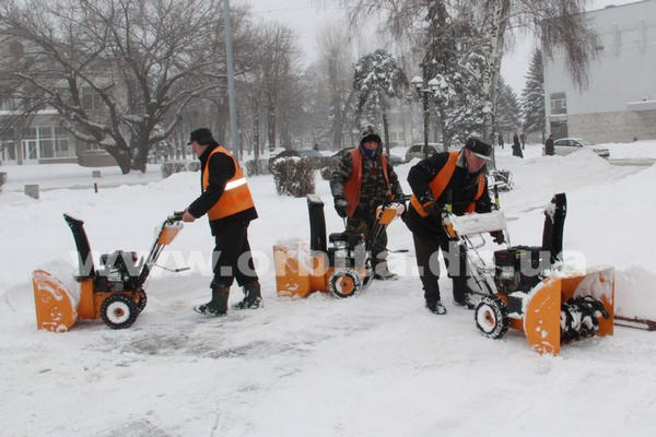 На улицах Покровска появились новые снегоуборочные машины