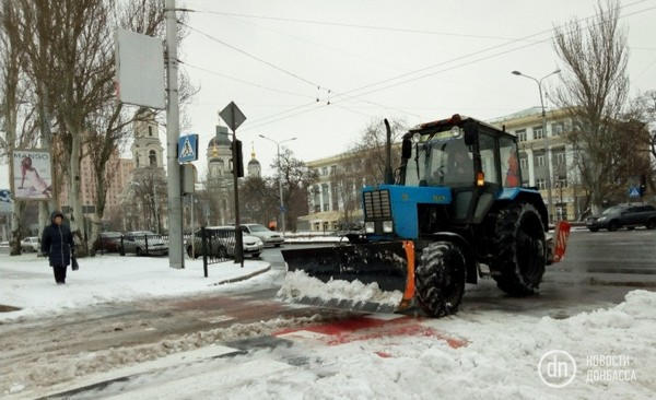 Как выглядят заснеженные улицы оккупированного Донецка