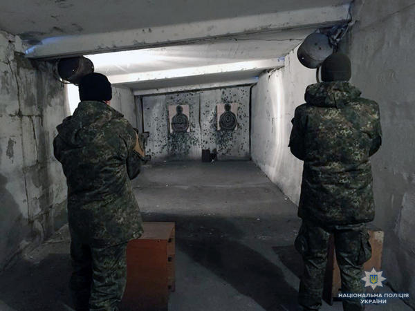 Мирноградские полицейские доказали, что умеют стрелять