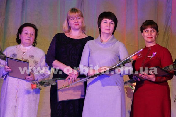 В честь 8 Марта женщинам Покровска подарили прекрасный концерт и море эмоций