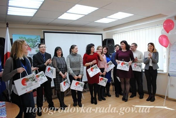 В Новогродовке торжественно открыли библиотеку