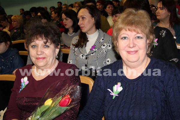 В честь 8 Марта женщинам Покровска подарили прекрасный концерт и море эмоций