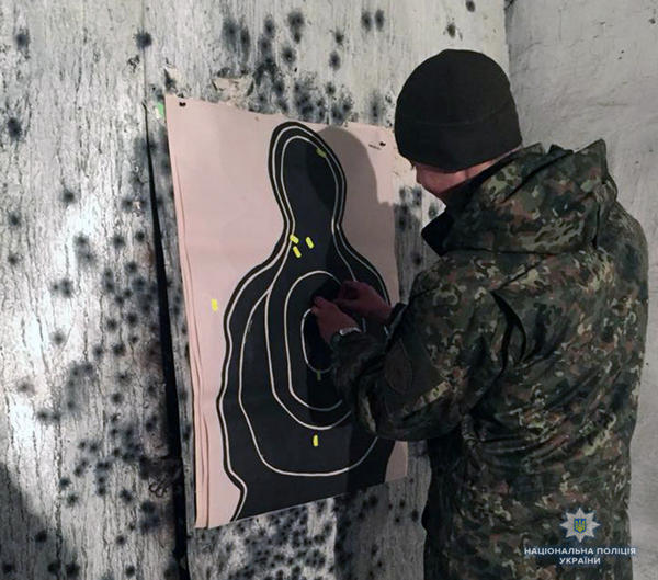 Мирноградские полицейские доказали, что умеют стрелять