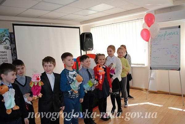 В Новогродовке торжественно открыли библиотеку