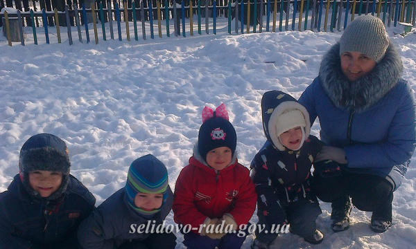 Как в Украинске дети наслаждаются снегом