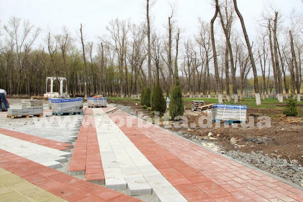 Как идет масштабная реконструкция парка «Юбилейный» в Покровске