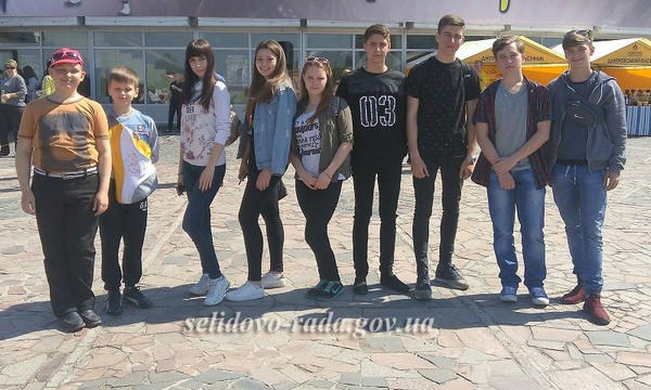 Селидовские школьники побывали на экскурсии в Днепре