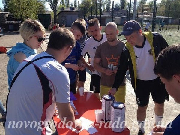 Ради спасения ребенка в Новогродовке прошел благотворительный футбольный турнир