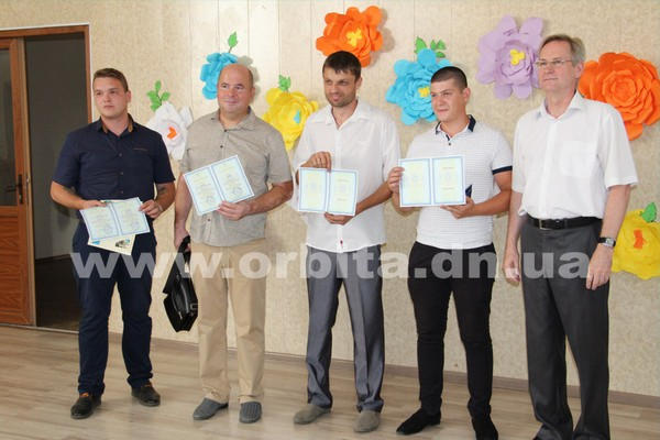 В Покровске выпускникам Индустриального института торжественно вручили дипломы