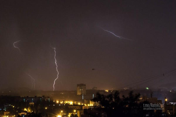 Непогода превратила небо над Донецком в апокалиптическую картину