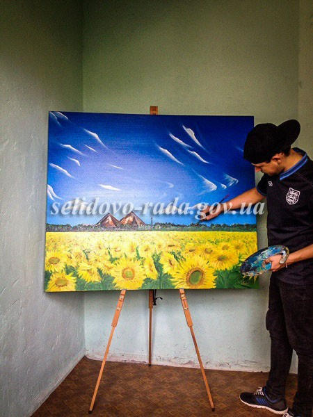В Селидово организовали выставку местного молодого талантливого художника