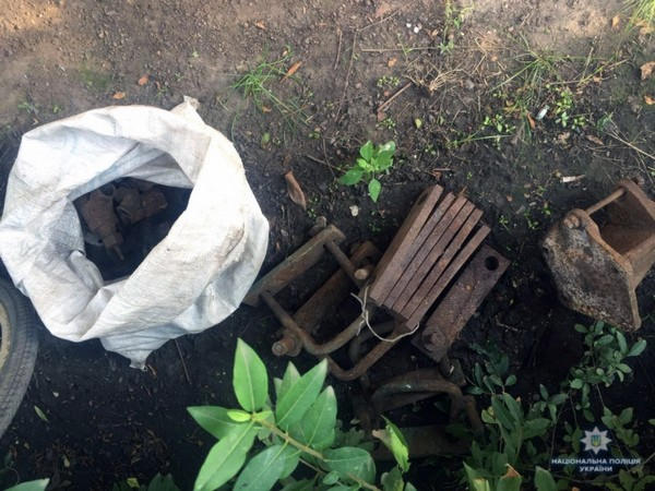 Полицейские Мирнограда «на горячем» задержали двух дерзких воров