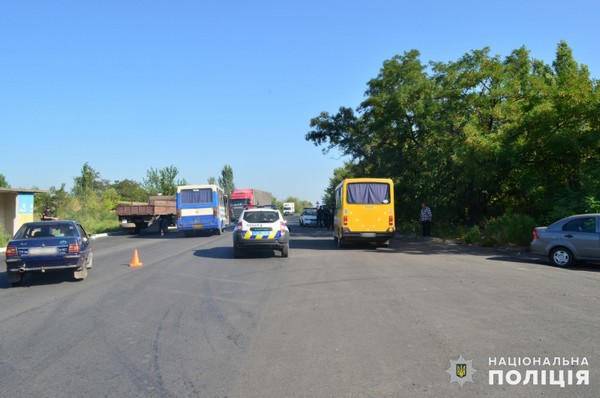 Пожилая женщина погибла под колесами автобуса на трассе Селидово - Украинск