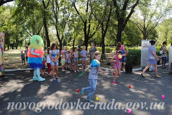 В Новогродовке весело отметили День города и День шахтера