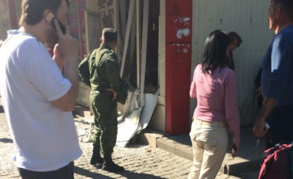 Как в оккупированном Донецке выглядит магазин после взрыва, который прогремел сегодня