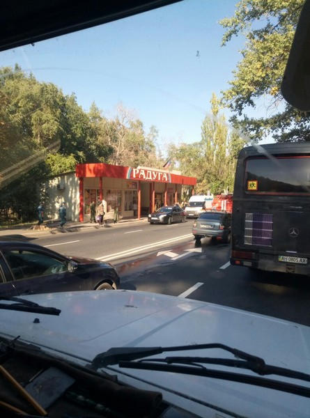 Как в оккупированном Донецке выглядит магазин после взрыва, который прогремел сегодня