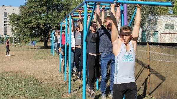 Студенты Селидовского горного техникума приняли участие во всеукраинском флешмобе по подтягиванию