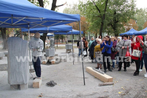 В Покровске торжественно открылся первый Международный скульптурный симпозиум «Музыка города»