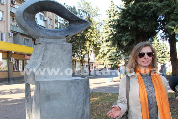 В Покровске появился новый мини-парк фигур из камня
